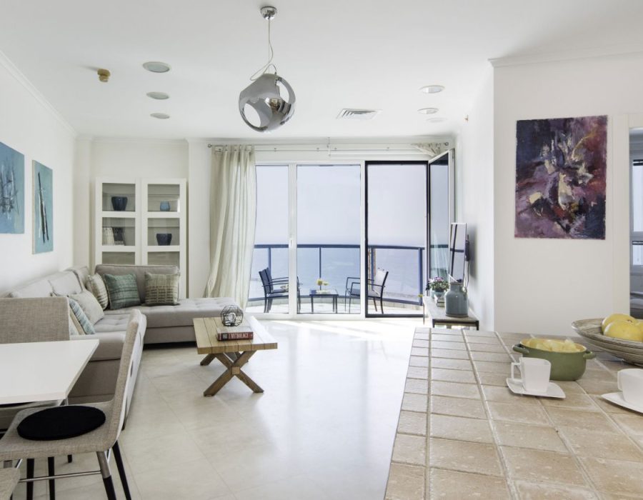 Luxurious beachfront 2BR apartment20